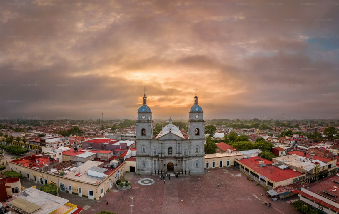 Santa Catalina arch and Volcán Agua, Antigua Guatemala